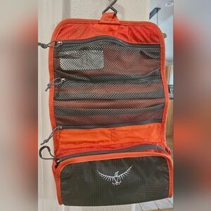Osprey toiletry bag